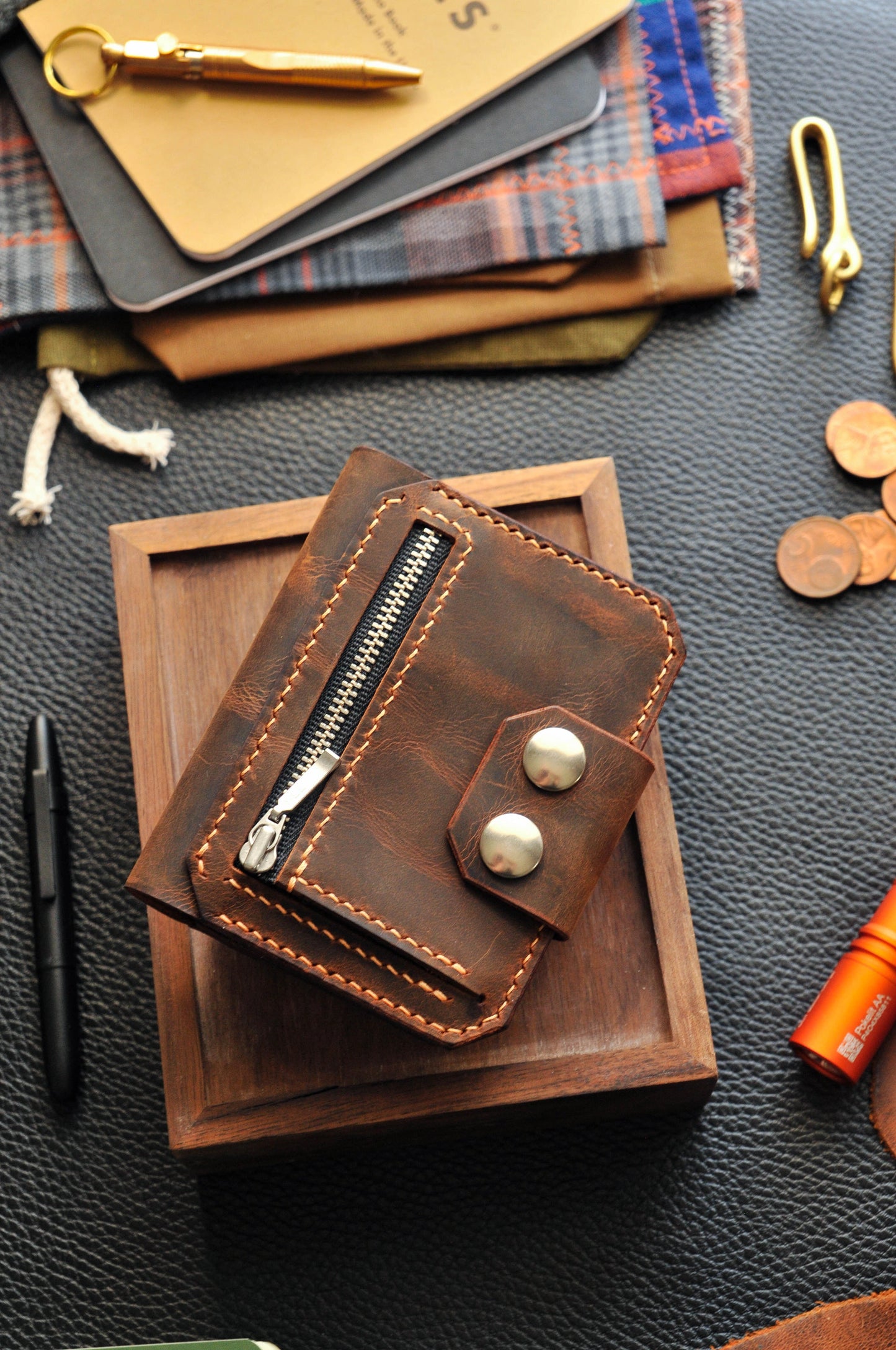 EDC wallet, EDC Pouch, EDC Organizer, Victorinox Spartan, Fisher pen Bullet, , leather edc