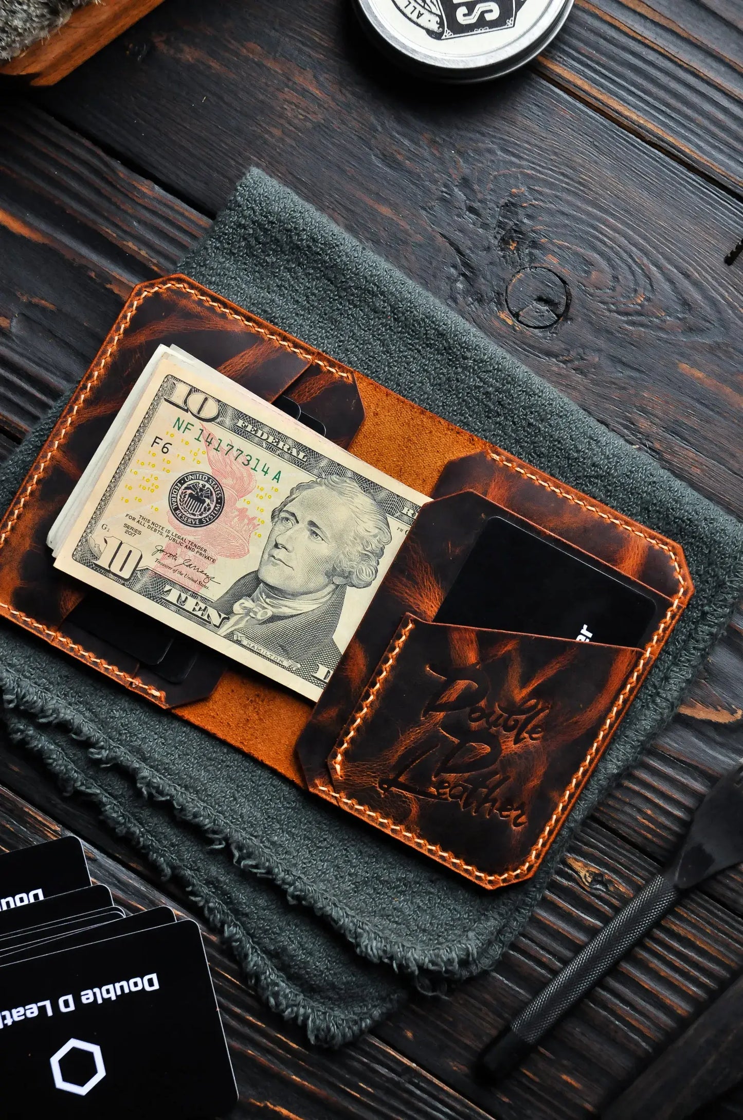 Minimalist leather wallet
