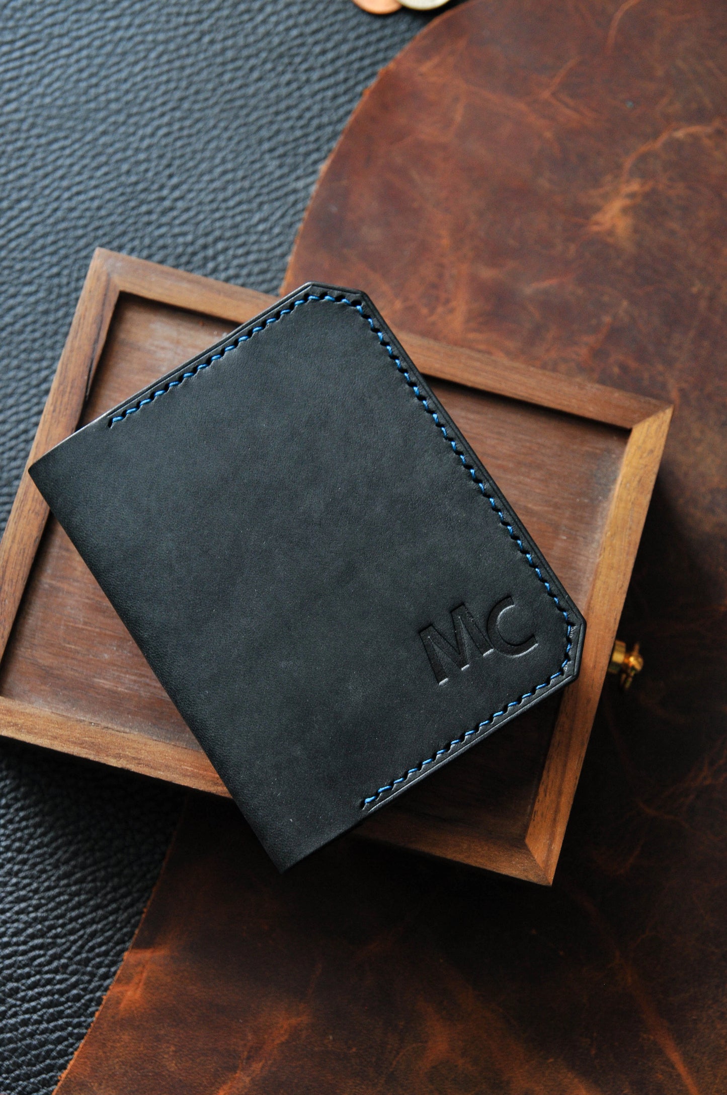 Minimalist leather wallet